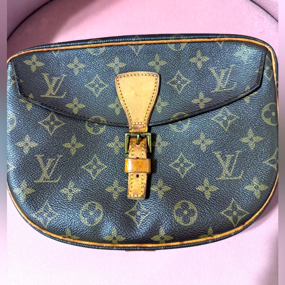 Authentic Louis Vuitton Jeune Fille Crossbody NM Monogram.